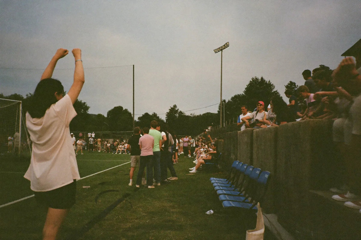 Les tribunes improvisées de Ladoumègue