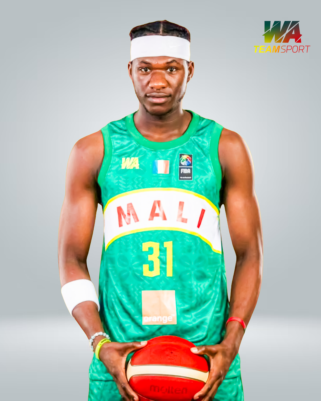 Maillot Domicile Mali Basket 2025 porté par un joueur